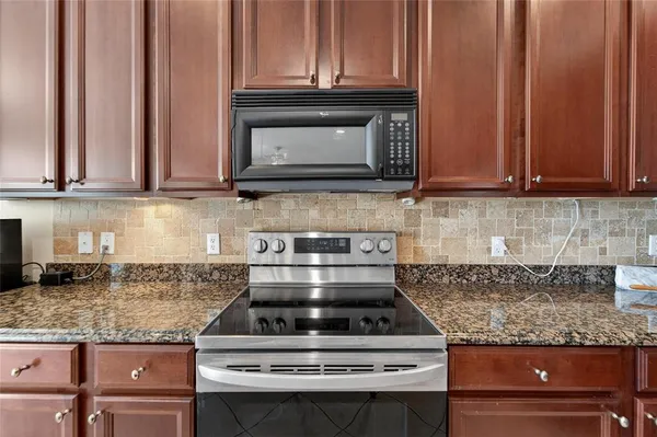 $399,500 | 144 Silver Falls Drive, Apollo Beach, FL 33572