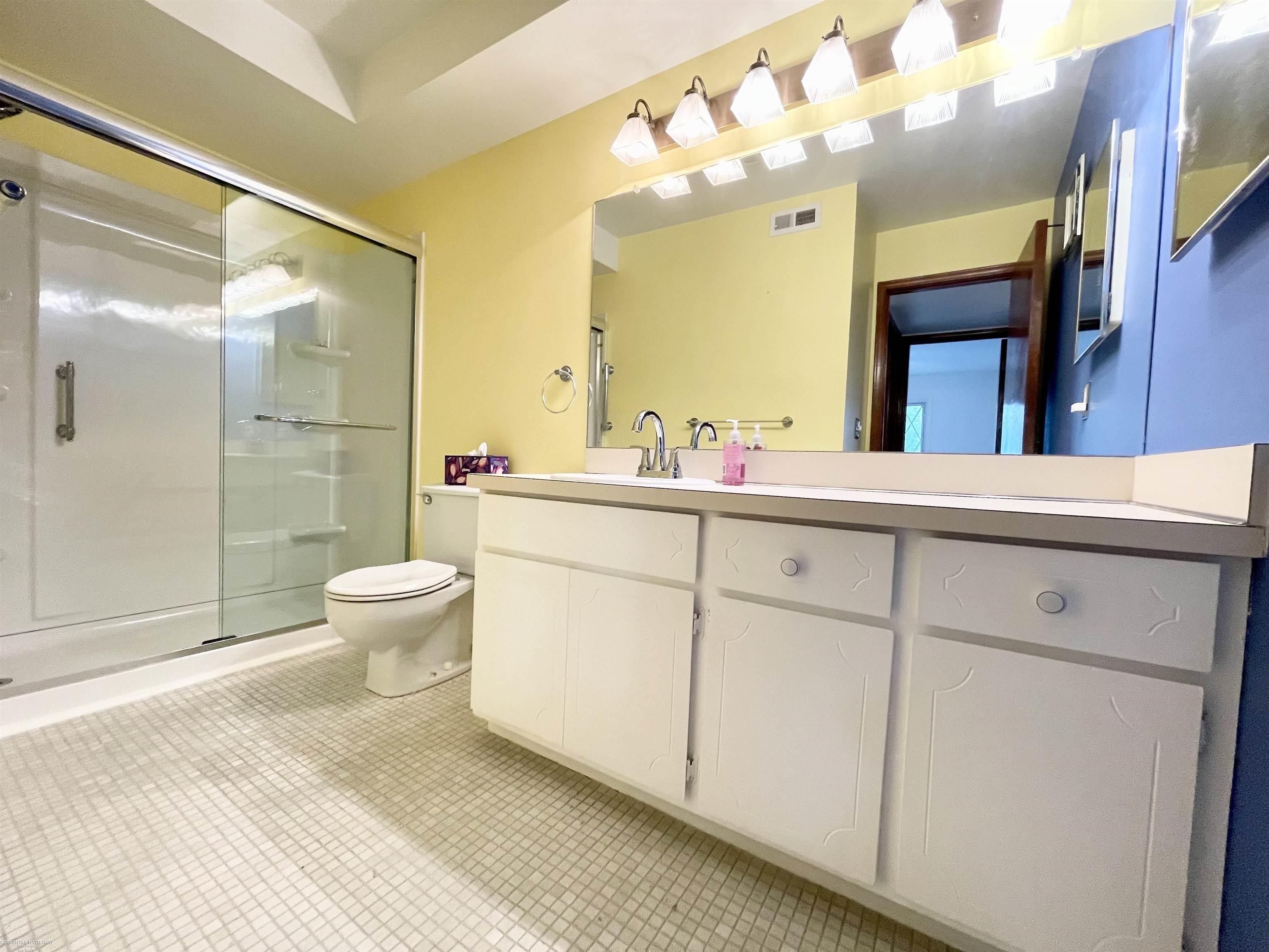 54749 Shelby Road, Unit 65 / 4 Utica, MI 48316 - Photo 11 of 28