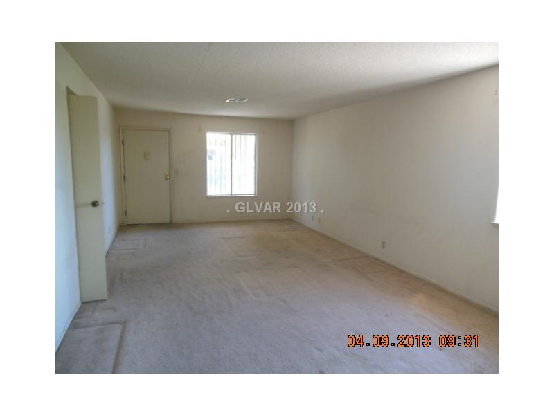 4444 West Desert Inn Road, Unit C Las Vegas, NV 89102 - Photo 3 of 11 Living Room.