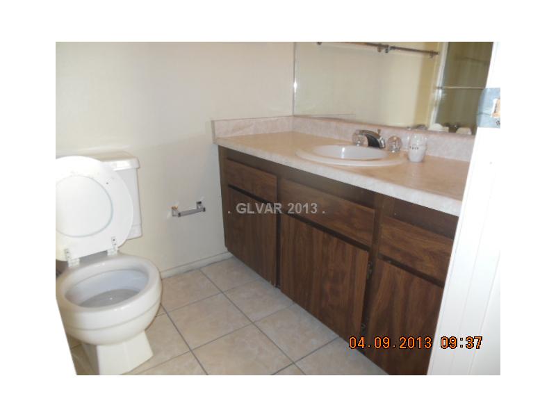 4444 West Desert Inn Road, Unit C Las Vegas, NV 89102 - Photo 8 of 11 Master Bath/Spa.