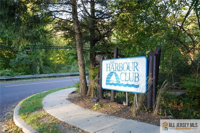 $299,000 | 309 Sunshine Court, Unit 309, Sayreville, NJ 08859