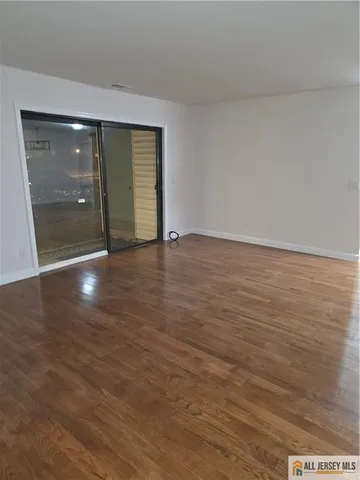 $299,000 | 309 Sunshine Court, Unit 309, Sayreville, NJ 08859