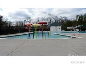 a picture of a tennis court