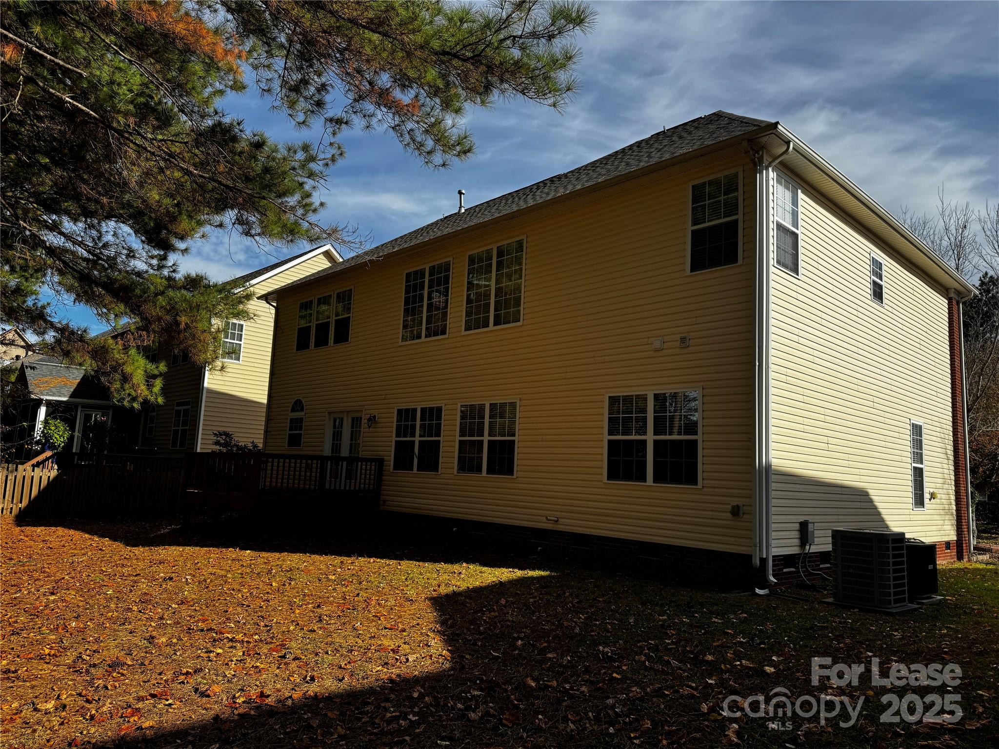 15628 Sullivan Ridge Drive Charlotte, NC 28277 - Photo 29 of 29 a front view of a house with yard