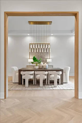 $3,900,000 | 104 South Monroe Street, Hinsdale, IL 60521