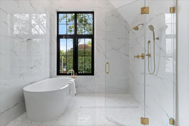 $3,900,000 | 104 South Monroe Street, Hinsdale, IL 60521