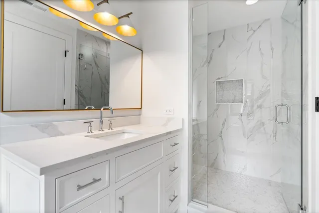 $3,900,000 | 104 South Monroe Street, Hinsdale, IL 60521