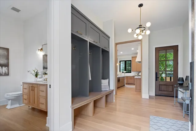 $3,900,000 | 104 South Monroe Street, Hinsdale, IL 60521