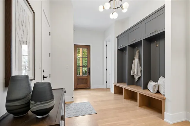 $3,900,000 | 104 South Monroe Street, Hinsdale, IL 60521