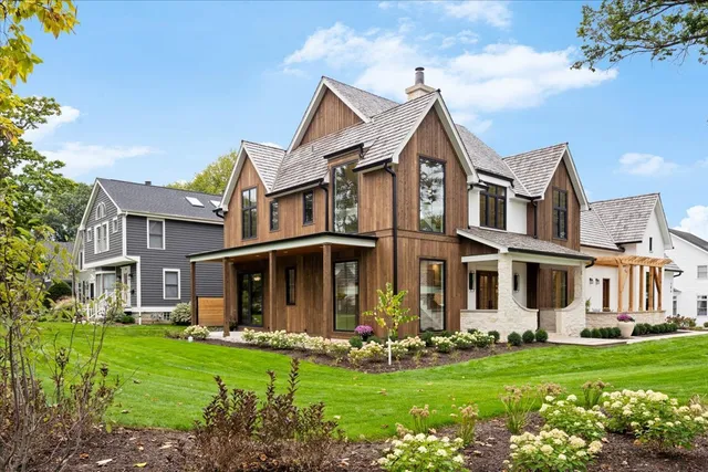 $3,900,000 | 104 South Monroe Street, Hinsdale, IL 60521