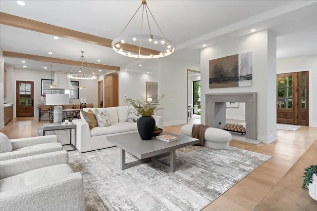 $3,900,000 | 104 South Monroe Street, Hinsdale, IL 60521