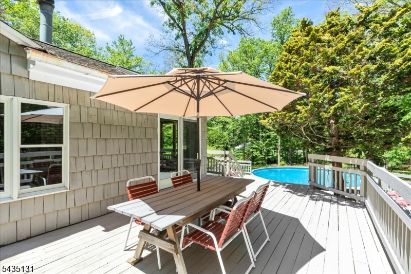 18 Stiles Road Warren, NJ 07059 - Photo 32 of 36