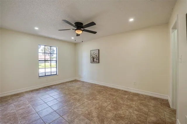 en view of an empty room