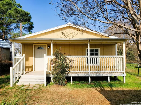 $875 | 8235 East Loop 1604 South, Adkins, TX 78101