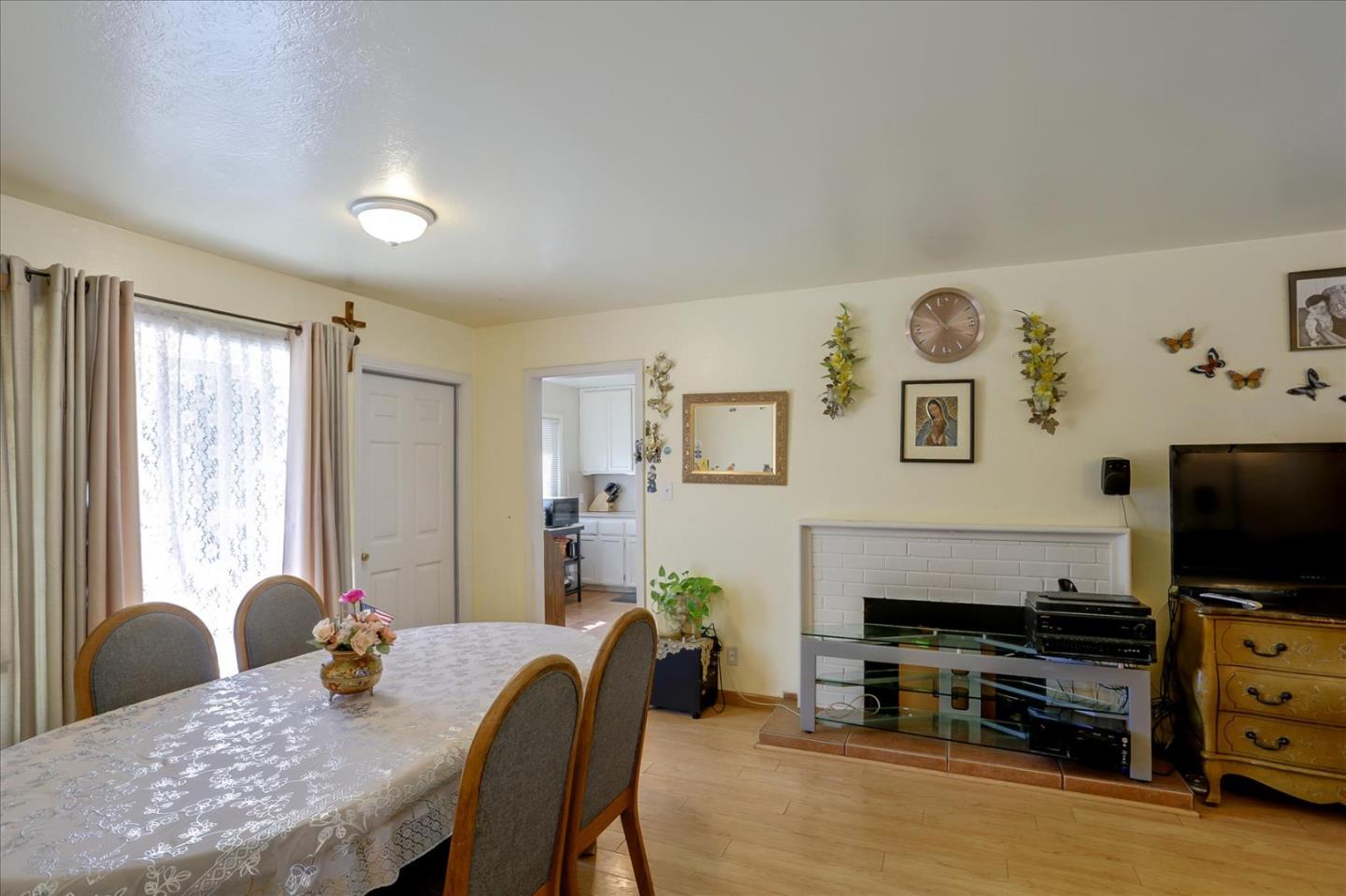 402 Haven Drive King City, CA 93930 - Photo 13 of 22 a living room with furniture and a flat screen tv
