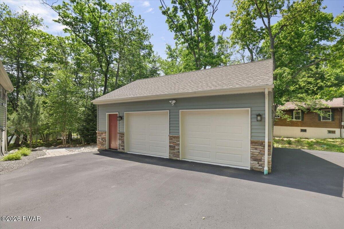 2350 Eagle Path Bushkill, PA 18324 - Photo 46 of 53