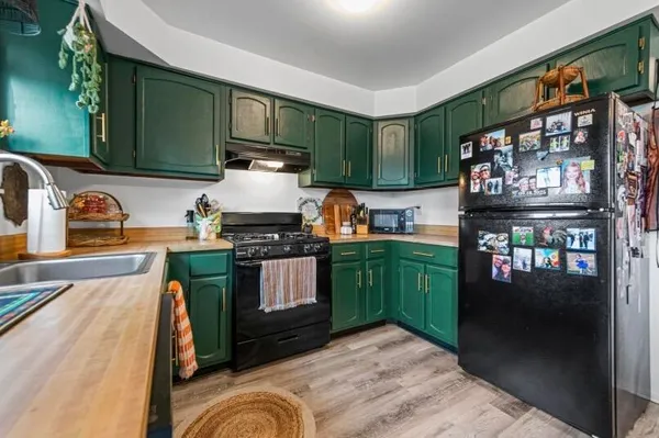 $139,900 | 16369 Brittany Drive, Roseville, MI 48066