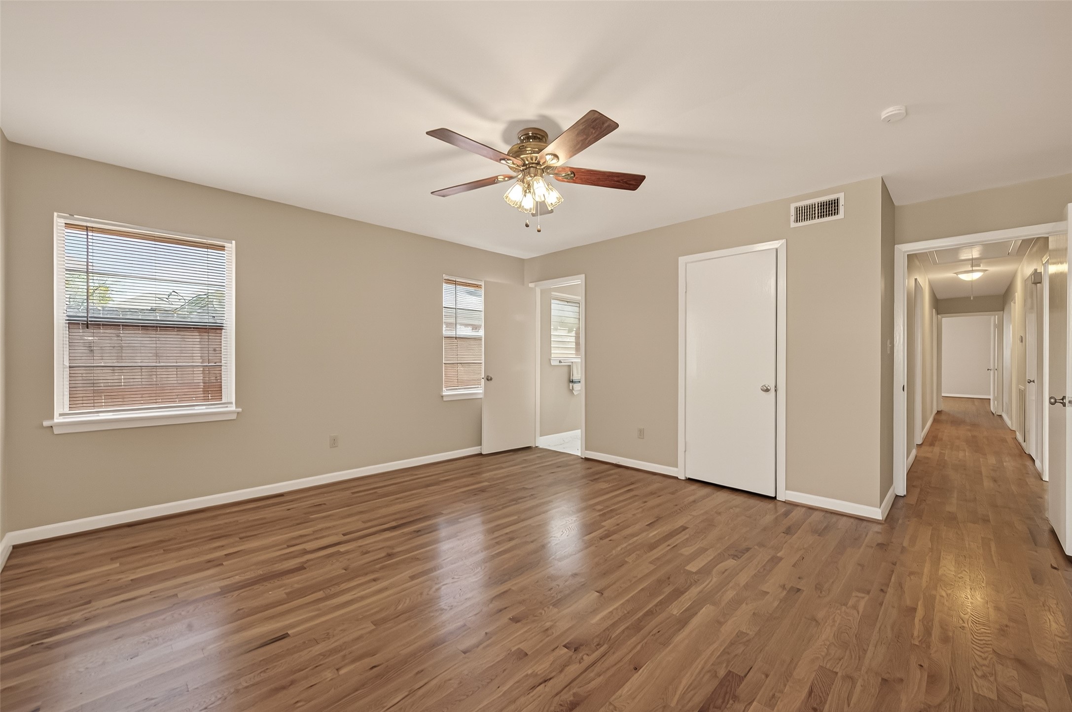 5646 Hazen Street Houston, TX 77081 - Photo 23 of 43