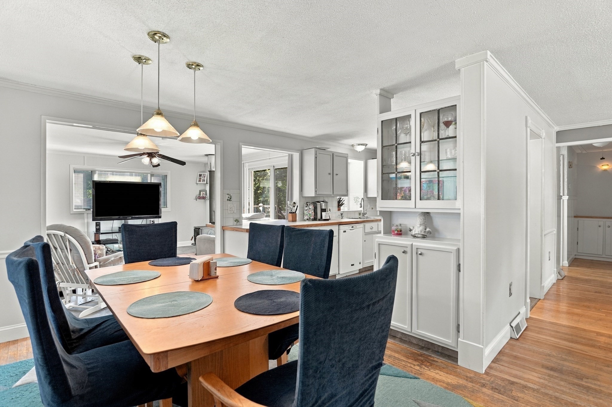6 Ashdale Road Billerica, MA 01862 - Photo 9 of 42 Gallery Image 9