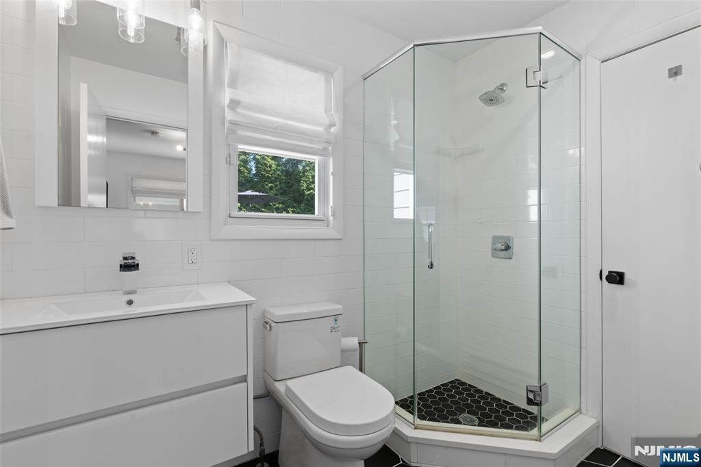 415 Orange Road Montclair, NJ 07042 - Photo 16 of 34