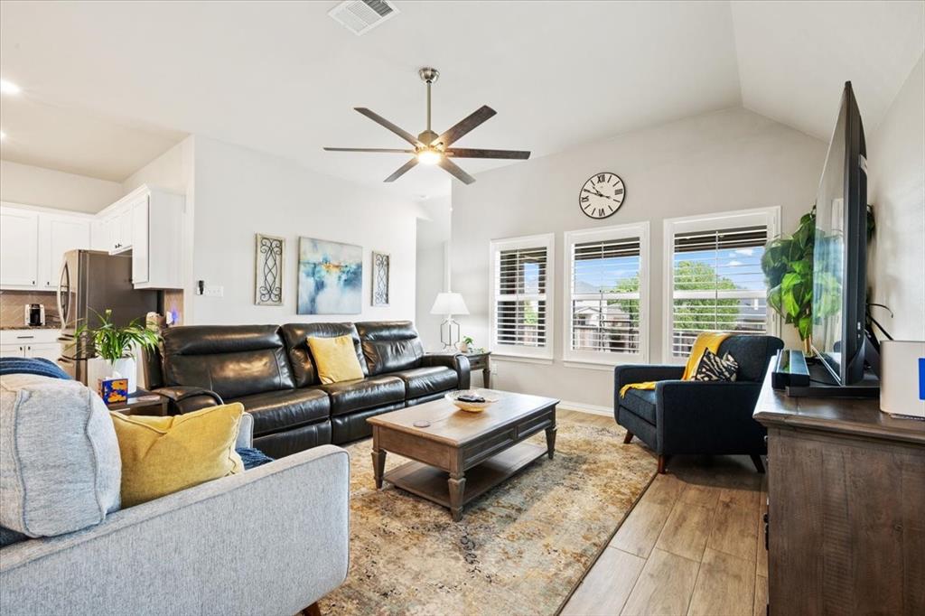 448 Windy Knoll Road Fort Worth, TX 76028 - Photo 5 of 40 Light and Bright