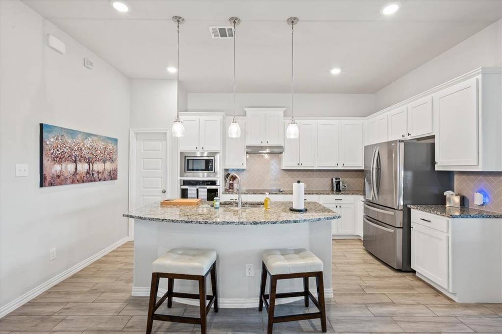 448 Windy Knoll Road Fort Worth, TX 76028 - Photo 7 of 40 Granite Counters