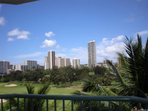 $2,700 | 3075 Ala Poha Place, Unit 602, Honolulu, HI 96818