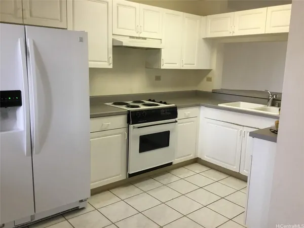 $2,700 | 3075 Ala Poha Place, Unit 602, Honolulu, HI 96818