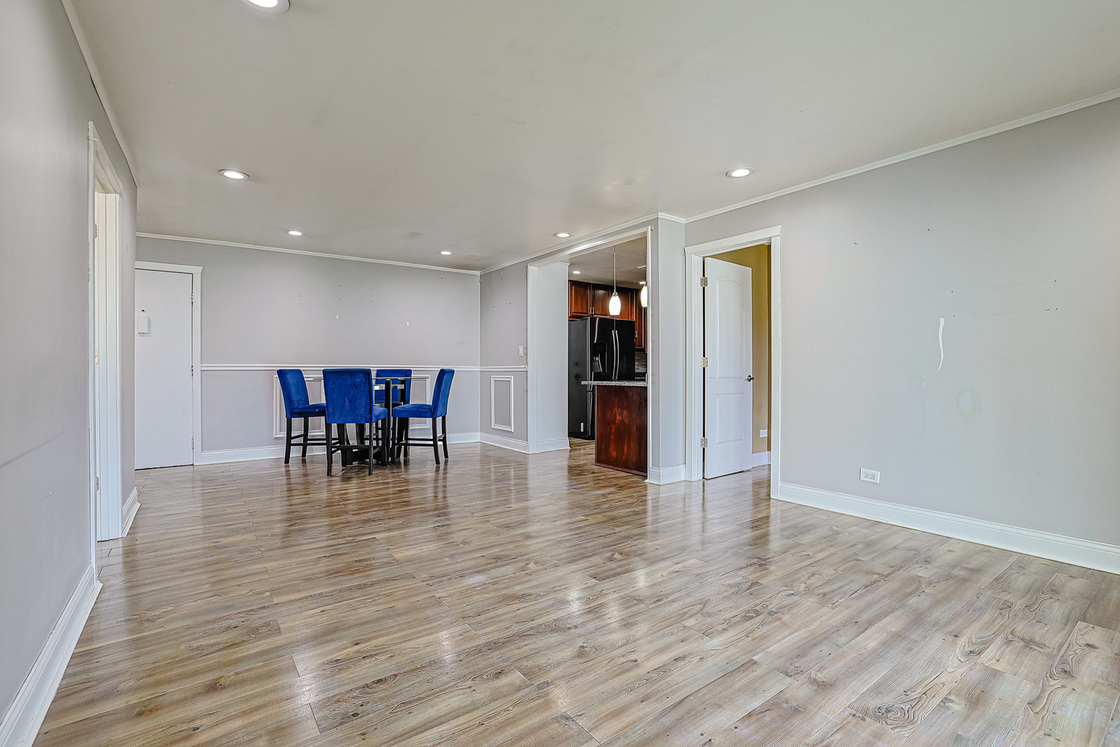 9446 Dee Road, Unit 2F Des Plaines, IL 60016 - Photo 9 of 25