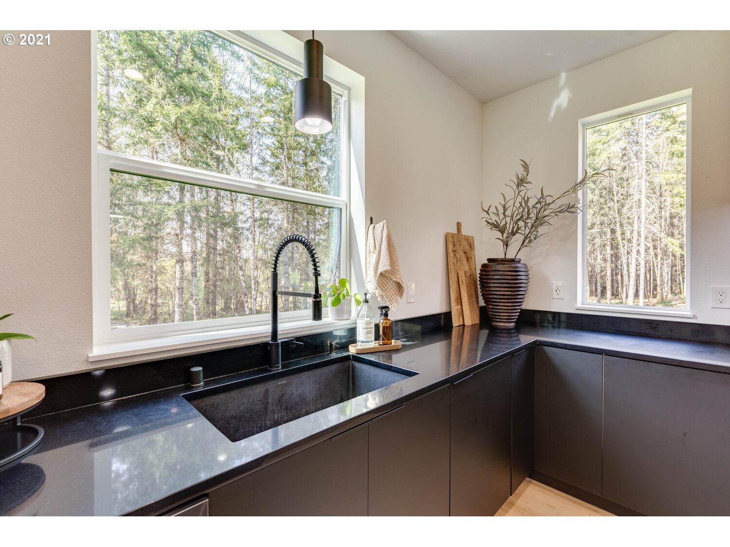 960 George Taylor Road Silverlake, WA 98645 - Photo 14 of 32 Gallery Image 14
