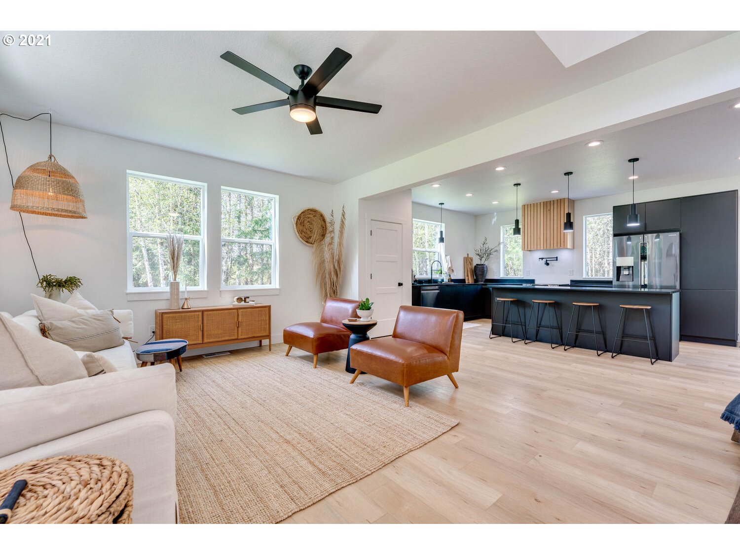 960 George Taylor Road Silverlake, WA 98645 - Photo 7 of 32 Gallery Image 7