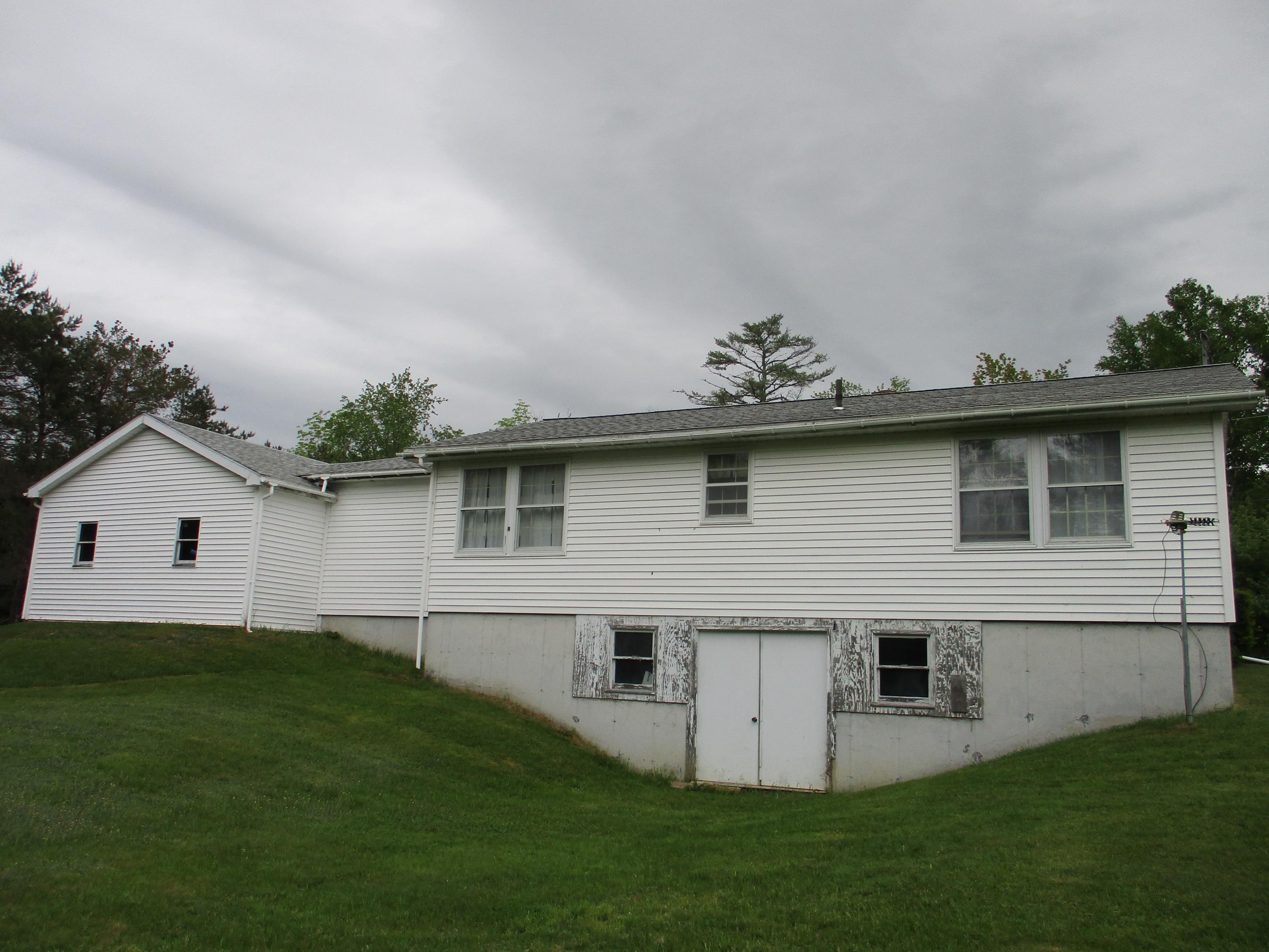 358 Liberty Road Washington, ME 04574 - Photo 3 of 10 IMG_1067