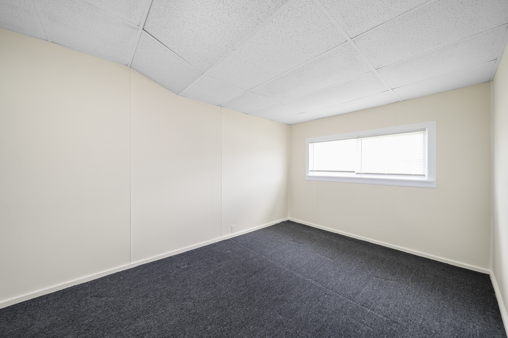 7120 41st Street Stickney, IL 60402 - Photo 7 of 13 an empty room with a window