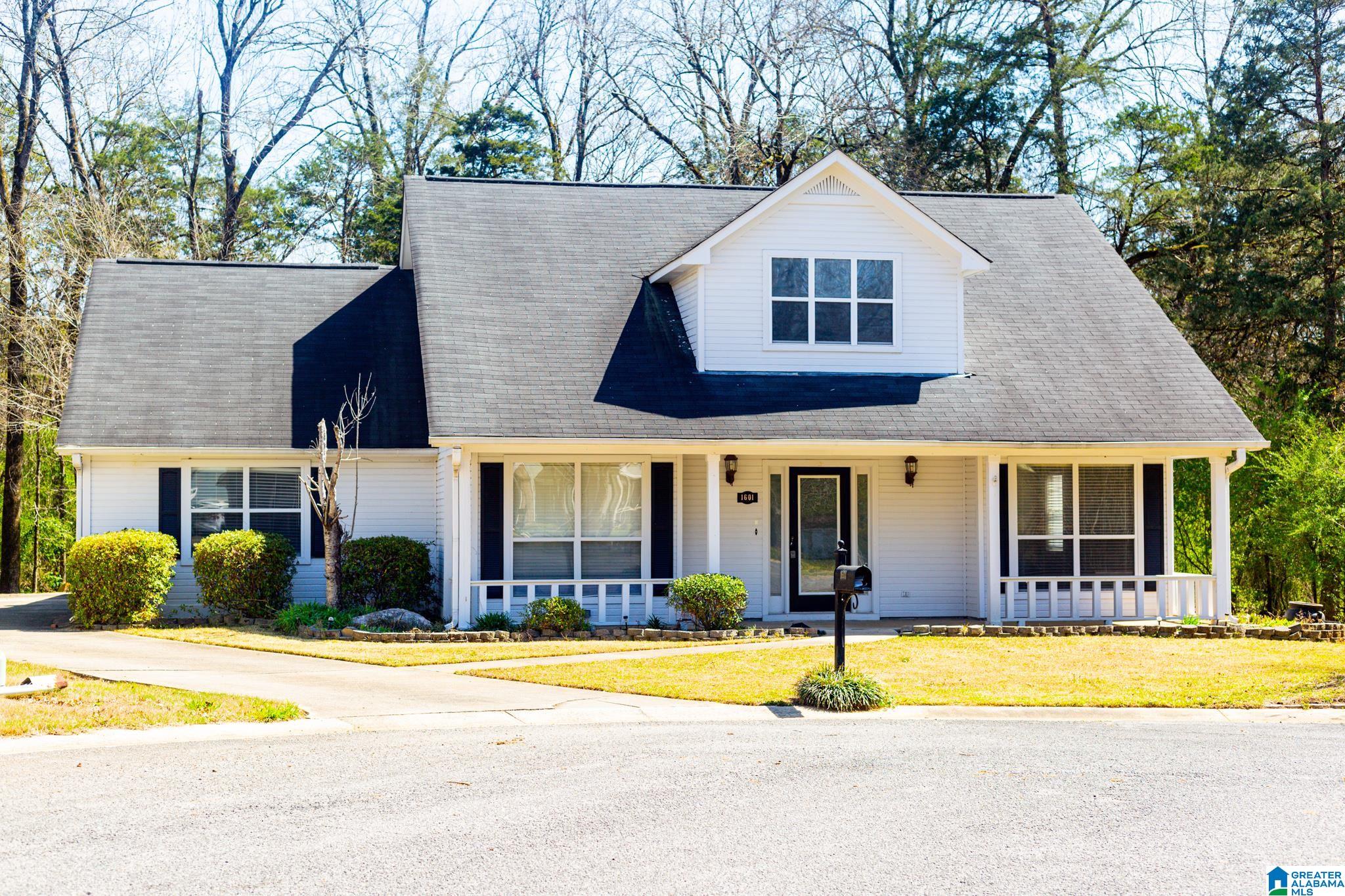1601 Windsor Lane Leeds, AL 35094 - Photo 2 of 57