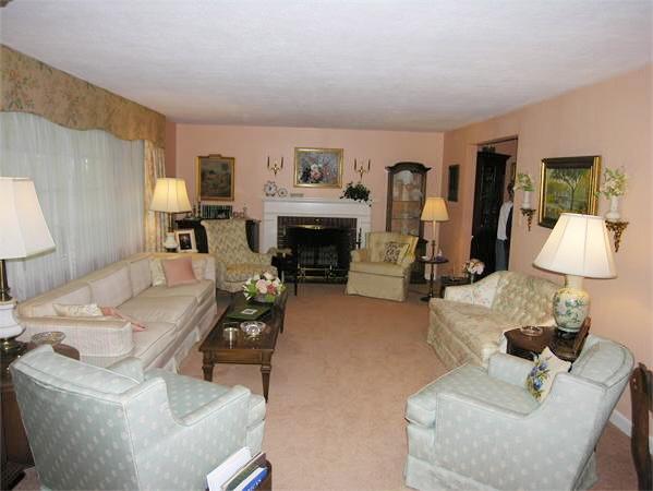 183 Elmwood Road Needham, MA 02492 - Photo 6 of 29