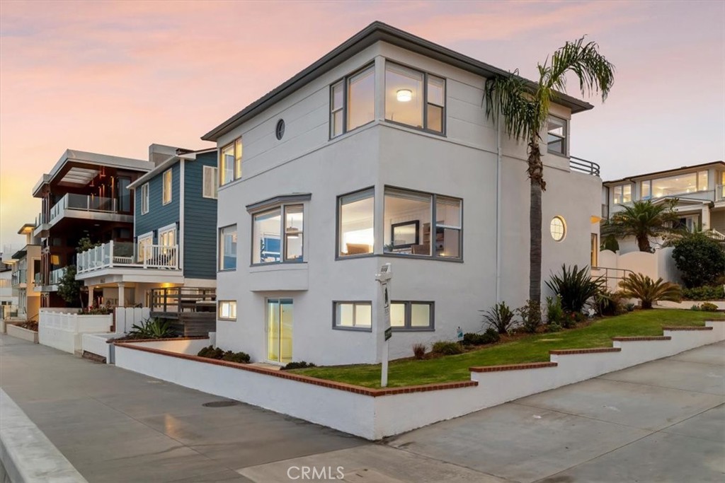 2000 The Strand Manhattan Beach, CA 90266 - Photo 49 of 57 a view of houses with a street
