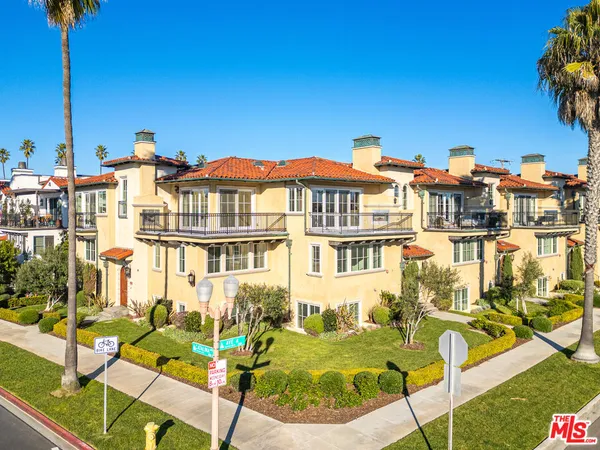 $9,000 | 201 Avenue A, Unit B, Redondo Beach, CA 90277