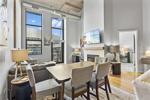 $475,000 | 758 North Larrabee Street, Unit 305, Chicago, IL 60654