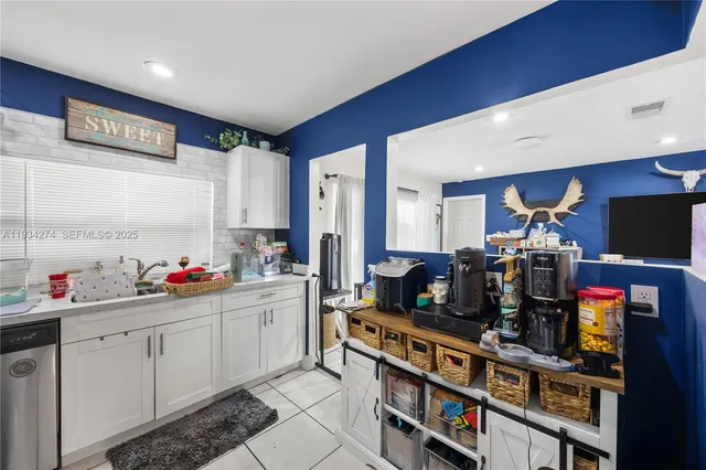 $425,000 | 11301 Northwest 32nd Place, Sunrise, FL 33323