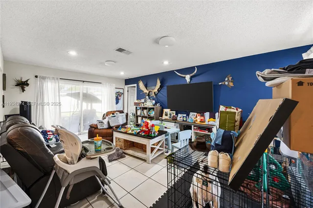 $425,000 | 11301 Northwest 32nd Place, Sunrise, FL 33323