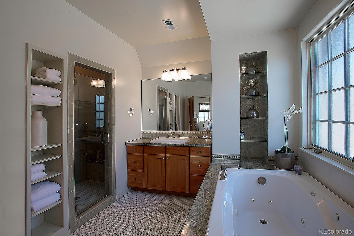 2052 Leyden Street Denver, CO 80207 - Photo 16 of 28