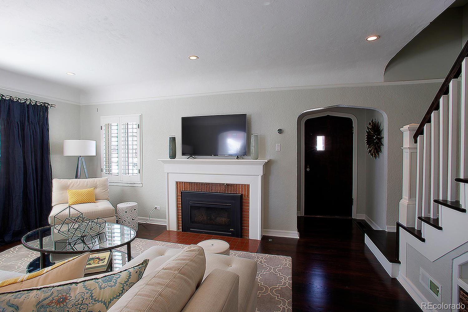 2052 Leyden Street Denver, CO 80207 - Photo 2 of 28