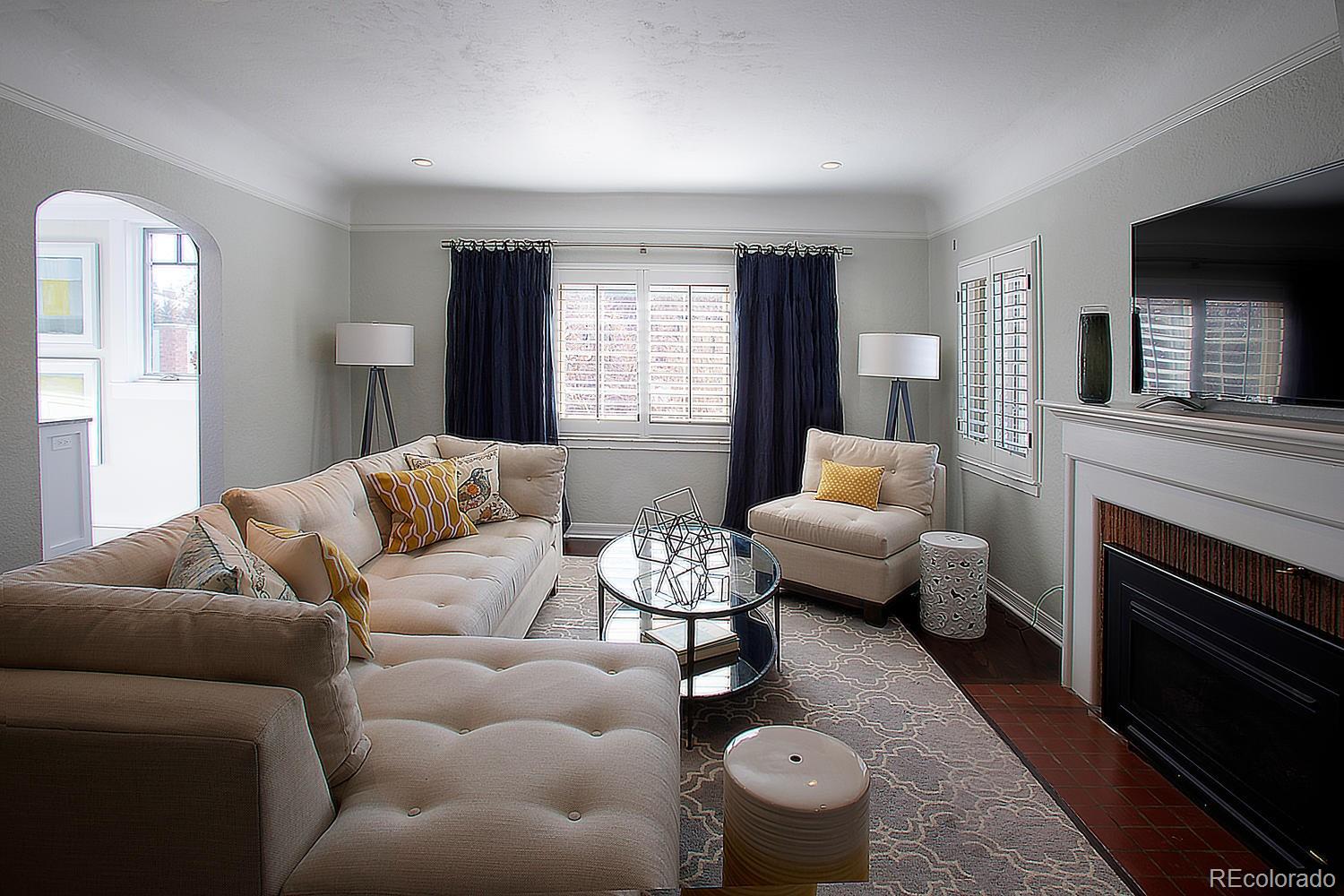 2052 Leyden Street Denver, CO 80207 - Photo 4 of 28