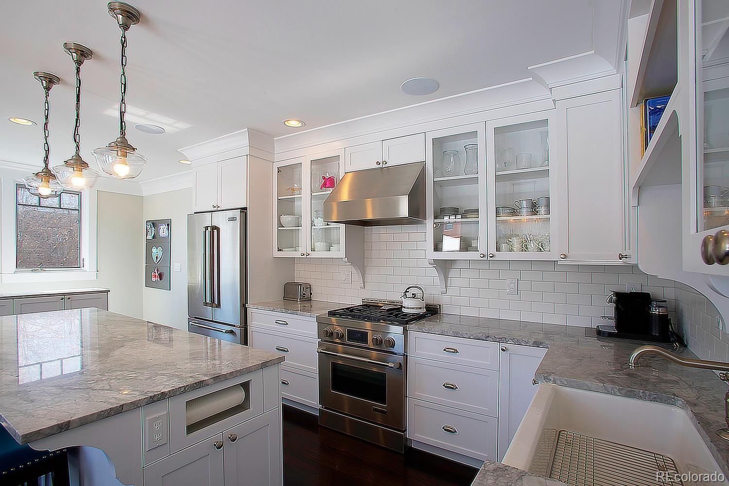 2052 Leyden Street Denver, CO 80207 - Photo 7 of 28