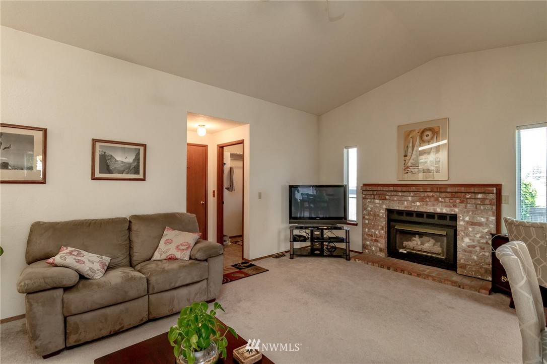 34513 14th Way Southwest Federal Way, WA 98023 - Photo 13 of 24