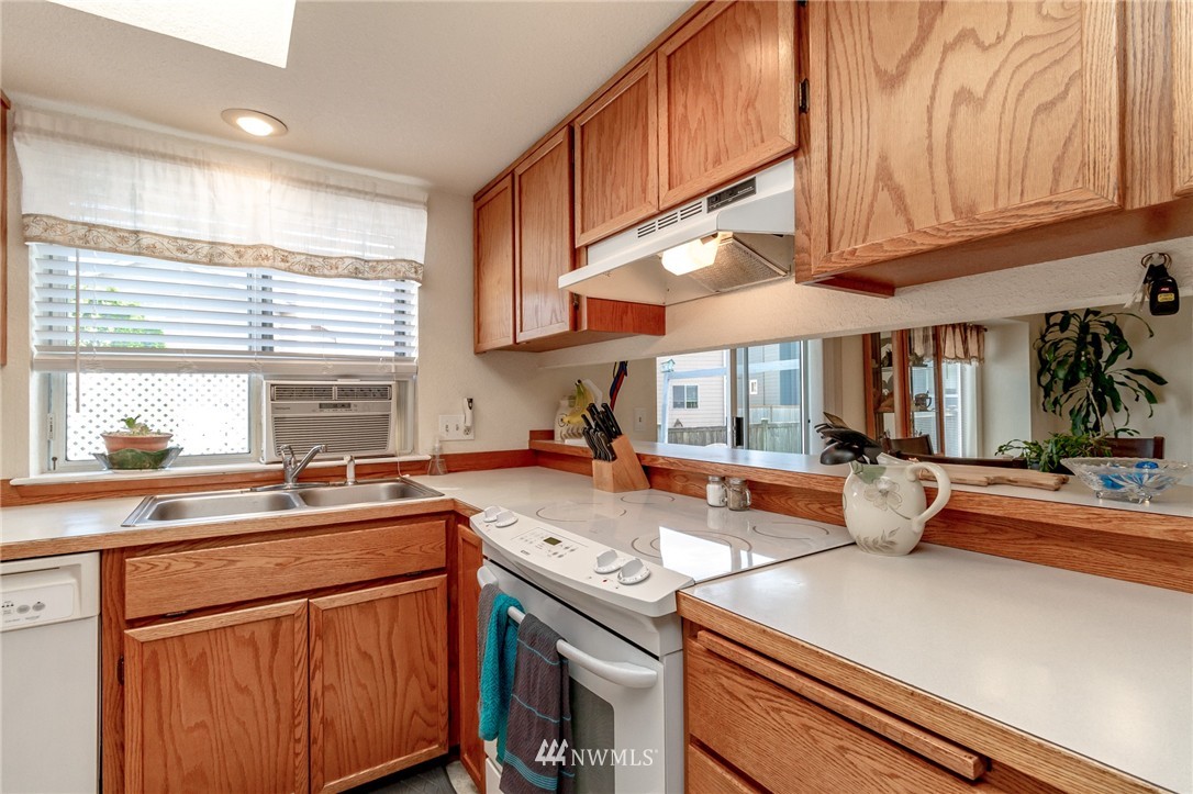 34513 14th Way Southwest Federal Way, WA 98023 - Photo 8 of 24