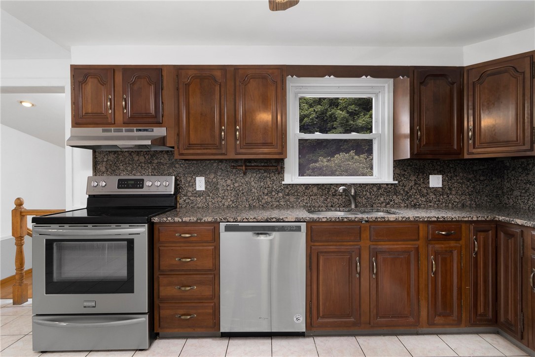 22 Althea Drive Cranston, RI 02920 - Photo 14 of 32