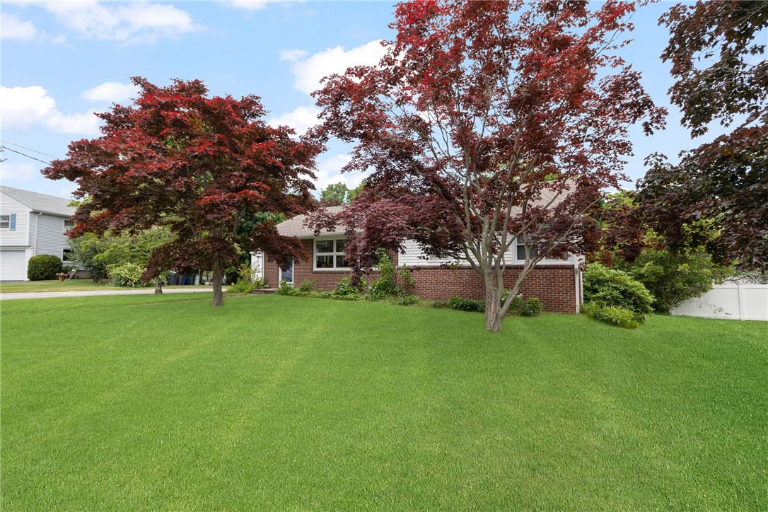 22 Althea Drive Cranston, RI 02920 - Photo 2 of 32