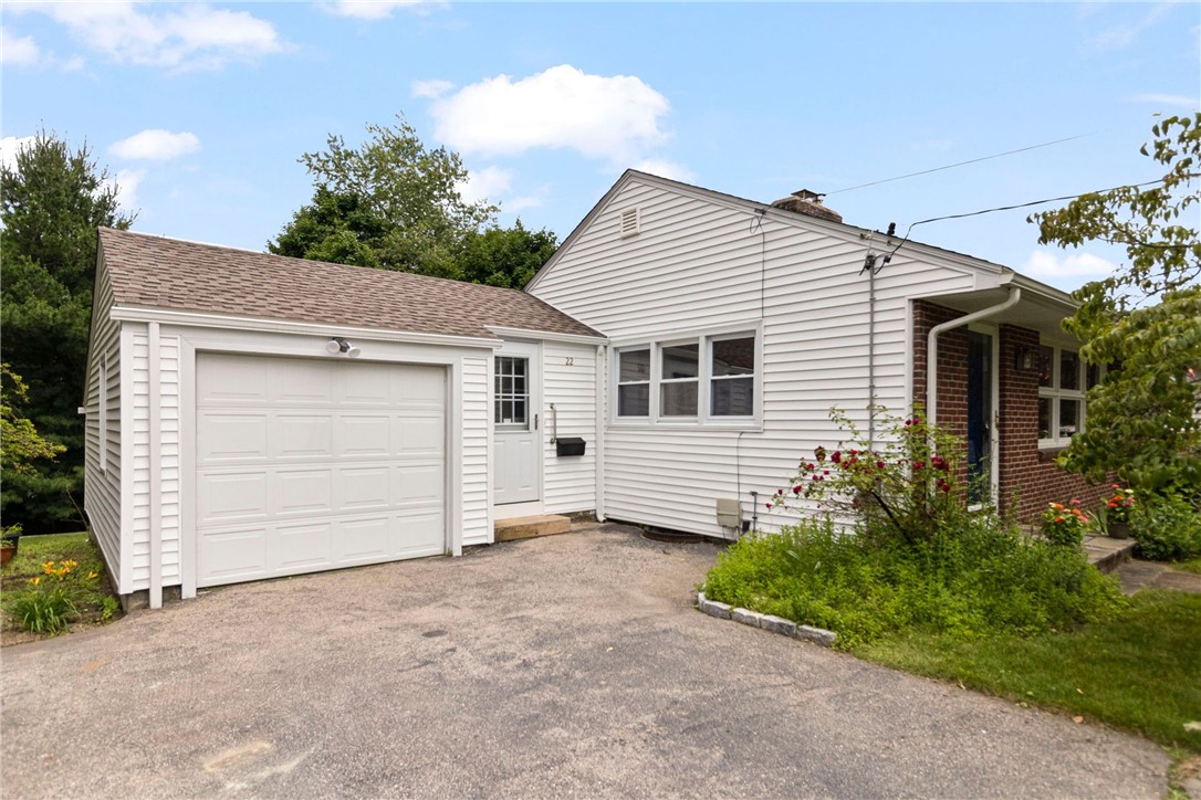 22 Althea Drive Cranston, RI 02920 - Photo 3 of 32