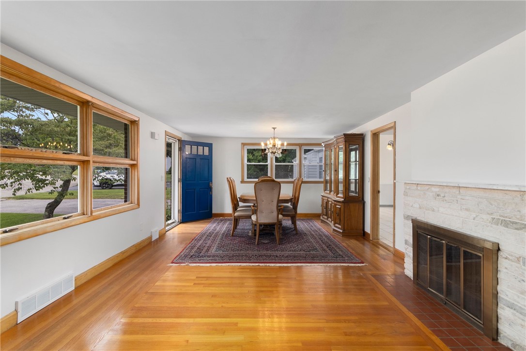 22 Althea Drive Cranston, RI 02920 - Photo 4 of 32